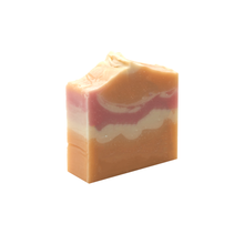 Load image into Gallery viewer, Luxury Christmas Handmade Soap Gift Set: 2 x Soaps, 1 x Bamboo Soap Dish, 1 x Soap Sisal Bag, 3 x Cinnamon Sticks