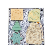 Load image into Gallery viewer, Luxury Handmade Soap Gift Set - 4 x Soaps, 1 Sisal Soap Bag