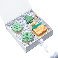 Load image into Gallery viewer, Luxury Handmade Soap Gift Set - 4 x Soaps, 1 Sisal Soap Bag
