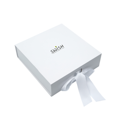 Load image into Gallery viewer, Luxury  Handmade Soap Gift Set - 3 x Soaps, 1 x Sisal Soap Bag, 3 x Cinnamon Sticks
